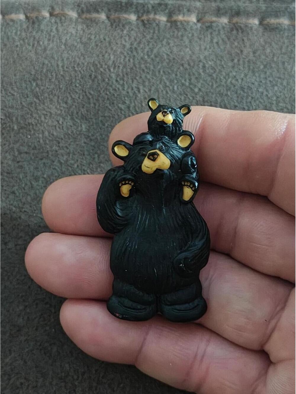 1980s Mama Bear & Baby Black Bear Plastic Pin